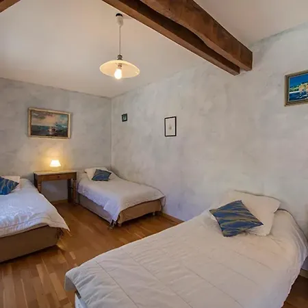Holiday home Maison Familiale Avec Piscine Privee A
