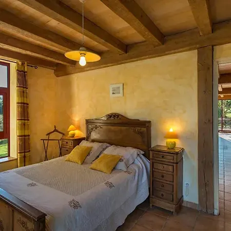 Holiday home Maison Familiale Avec Piscine Privee A Le Buisson-de-Cadouin
