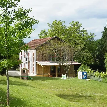 Holiday home Maison Familiale Avec Piscine Privee A