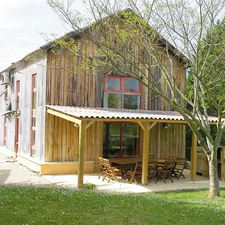 Holiday home Maison Familiale Avec Piscine Privee A *